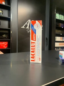 LACALUT® aktiv Toothpaste