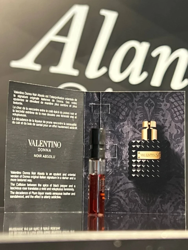 Valentino Donna Noir Absolu Eau De Parfum 1.5 ML